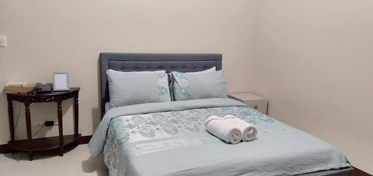 Condotel Walking Distance To Airport Manila Quarto foto