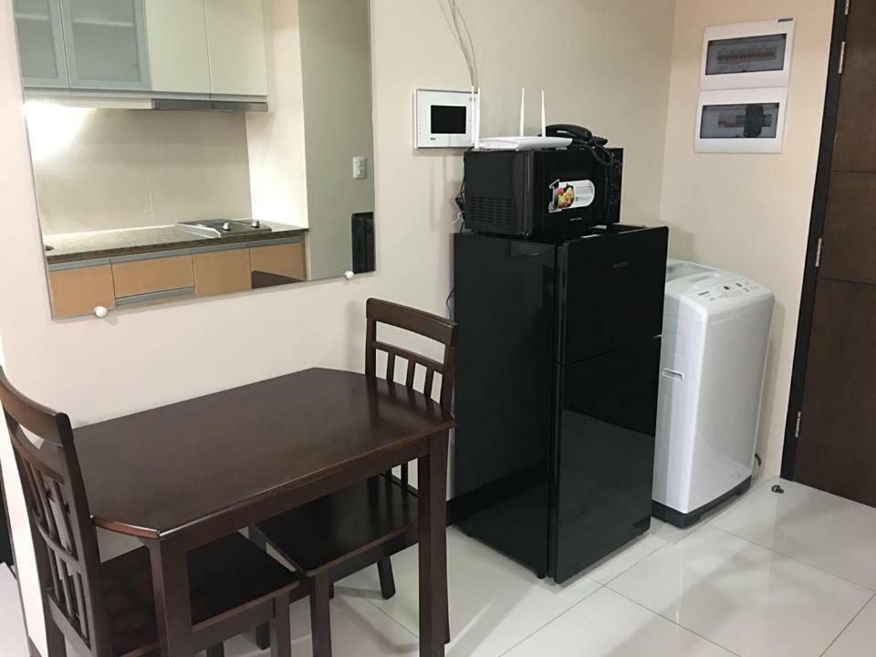 Condotel Walking Distance To Airport Manila Exterior foto